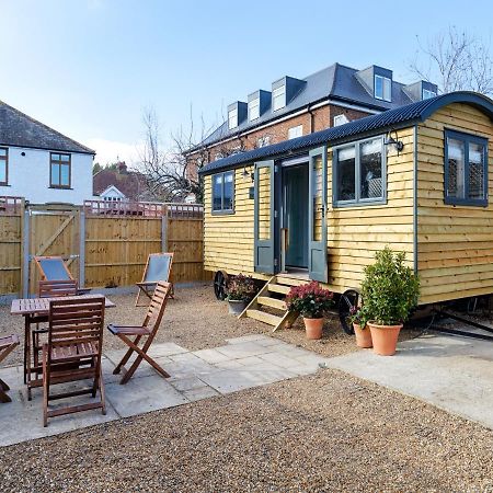 Pass The Keys Whitstable Shepherds Hut Minutes From The Harbour Villa Exterior photo