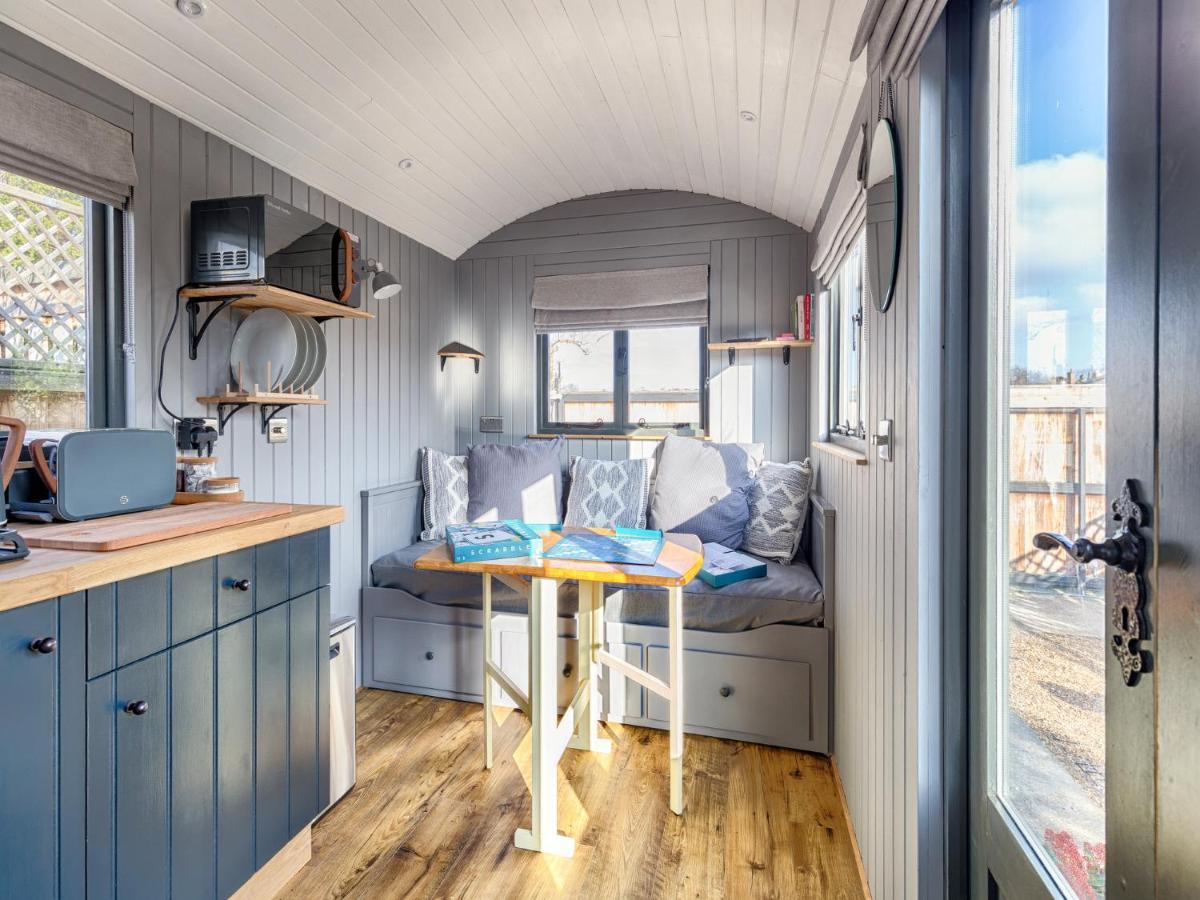 Pass The Keys Whitstable Shepherds Hut Minutes From The Harbour Villa Exterior photo