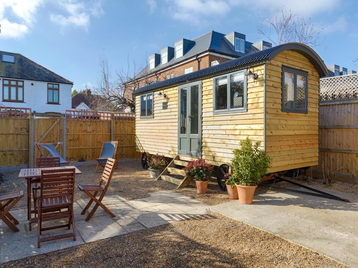 Pass The Keys Whitstable Shepherds Hut Minutes From The Harbour Exterior photo