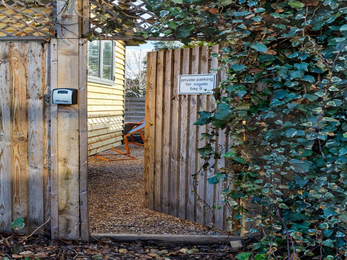 Pass The Keys Whitstable Shepherds Hut Minutes From The Harbour Villa Exterior photo