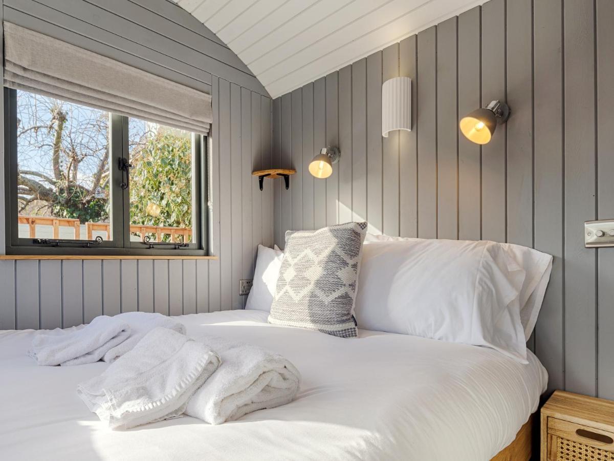 Pass The Keys Whitstable Shepherds Hut Minutes From The Harbour Exterior photo
