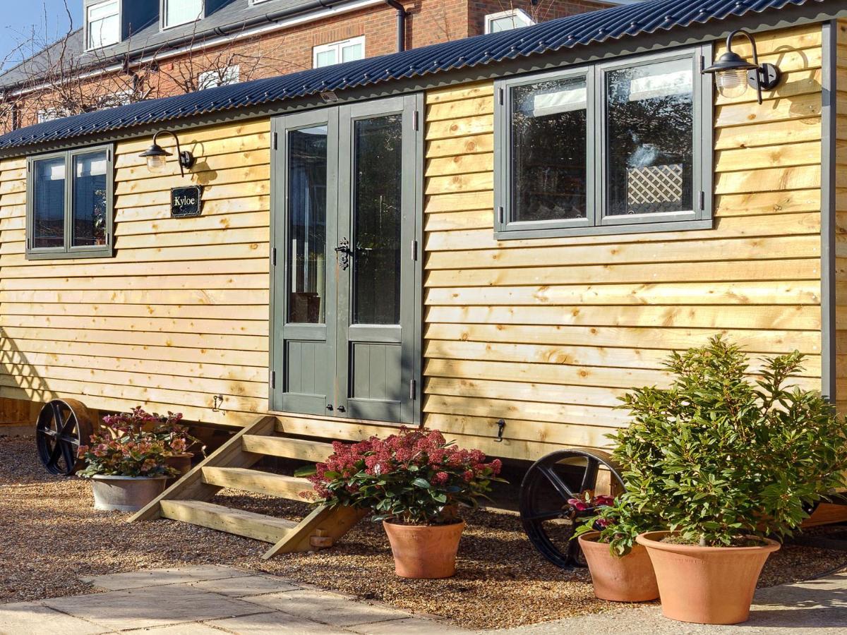 Pass The Keys Whitstable Shepherds Hut Minutes From The Harbour Exterior photo
