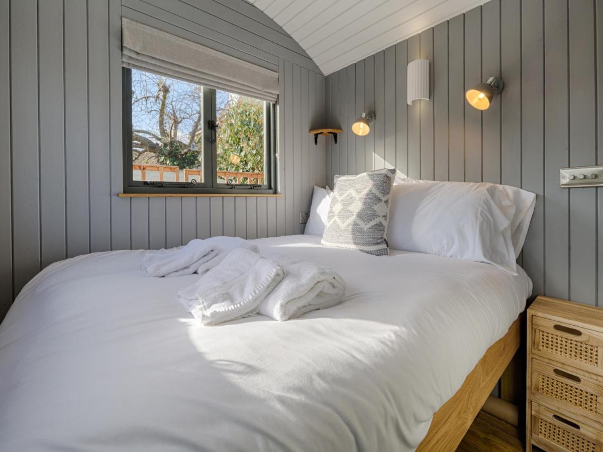 Pass The Keys Whitstable Shepherds Hut Minutes From The Harbour Exterior photo
